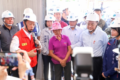 行政院長卓榮泰視察嘉義災後復原情形 指示積極協助受災家庭儘速恢復正常生活 讓農友迅速復耕!
