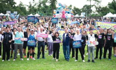 「2025嘉義雙潭星光路跑」盛大登場 市長黃敏惠等人與4千跑者點亮雙潭夏夜 氣氛熱烈!