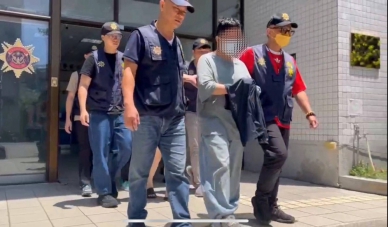 自稱股票專家講的都是外行話｜拍照留存，臺東警偵破詐騙車手集團逮7名年輕車手法辦！