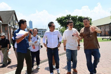 考察哈瑪星鐵道園區高市議員促爭取設鐵博館南部分館