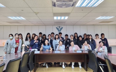 暨大新設立「學士後護理學系」與「智慧健康管理碩士在職學位學程」 積極回應高齡社會挑戰