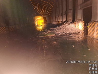 暗夜落石飛進來｜大清水明隧道內，迅速排除搶通！
