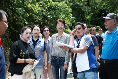 許縣長會勘評估國姓橋聳雲天綠雕園區聯外道路拓寬計畫