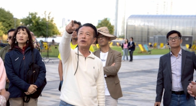 嘉義縣長翁章梁率縣府團隊參訪倫敦巴特西發電站 借鏡城市再生經驗！