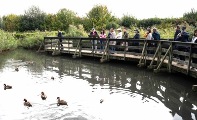 嘉義縣政團隊參訪倫敦濕地中心 以自然為師 探索濕地永續新契機！