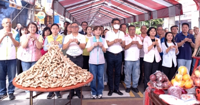 雲林縣西螺福興宮乙巳年蘭盆勝會盛大開普兼做公益 分送數千份贊普愛心物資助弱勢家庭〜