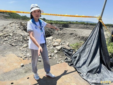 美濃大峽谷案早就查辦?但民眾提供影片6、7月還在挖