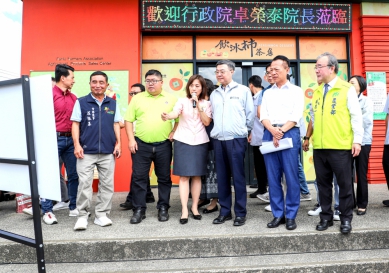 行政院長卓榮泰視察嘉義縣番路鄉農會 中央地方合力推動柿子產業升級 未來4年將投入58.81億元 持續完善全國冷鏈物流網絡