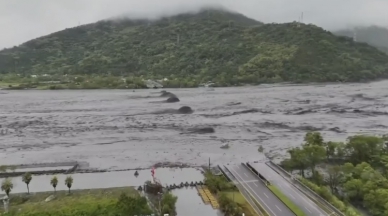 地球崩裂｜等不到救兵，馬太鞍溪橋不見了！花蓮縣政府：光復鄉成孤島，多處聯絡道路中斷無法到達，目前沒有任何替代道路！
