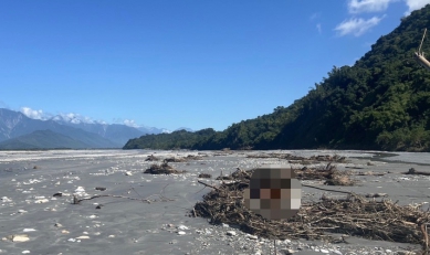 離家好遠好遠｜米棧大橋河床發現一具遺體，經查光復巨災區大洪水沖到這裡！