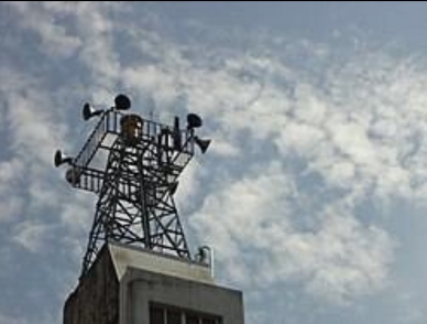 狼來了｜有人高喊「大洪水又來了！」、「警報器響了！」、「趕快跑！」，超人志工大撤退、屋頂滿滿都是人！光復無預警施放海嘯警報，警方：「下次會預告！」，縣政府：「誤傳訊息導致施放防空警報！」