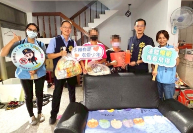 中秋節前夕 雲警關懷弱勢家庭與高風險少年 落實防寒、防餓「雙B計畫」送溫情〜