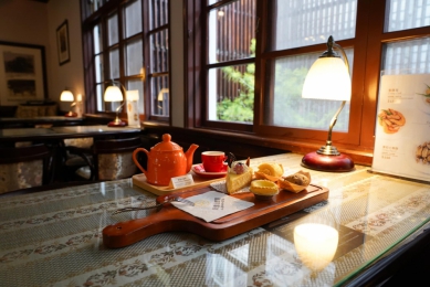 阿里山百合花綠色遊蹤賞花品茶香 阿里山賓館推薦假日隱藏版秘境遊程