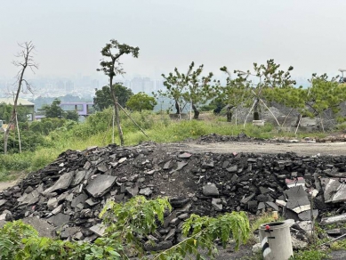 高市議員許采蓁爆大坪頂保護區山頭變柏油山