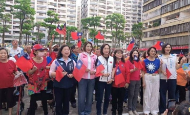 柯志恩稱國慶僅高市左營果貿社區掛國旗高市府駁斥完全不符事實