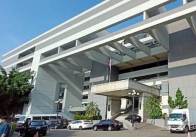 男子張貼每人普發四萬      法院裁定不罰仍可抗告