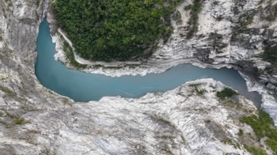 立霧溪峽谷也出現堰塞湖｜中橫公路靳珩隧道側邊坡坍方土石淤塞，堤頂高於路口，水位再漲將漫流，天祥至太魯閣路段請勿進入。