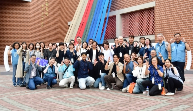 嘉義市長黃敏惠率團隊到彰化參觀台灣設計展。(照片縣府提供)