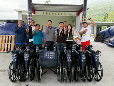 18輛愛心輪椅運抵光復災區｜家中有長者需要的鄉親，請與鄉代會主席廖翊鈞聯絡。