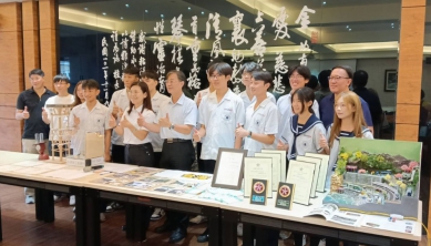 參加國內外競賽，永靖高工學生拿到7項大獎。（照片記者林碧珠攝）