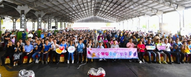 響應「國際身心障礙者日」，彰化縣府舉辦「心無礙，幸福作夥來」園遊會。（照片縣府提供）