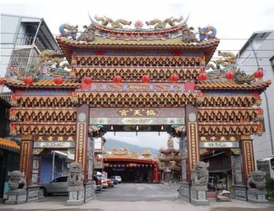 點燈｜玉里協天宮即日起開始受理安奉2026年太歲燈、光明燈、文昌燈、財神燈、姻緣燈登記，點燈送2026年年曆送完為止。