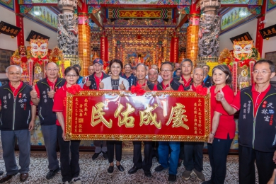 鹿谷鄉天林宮重修入火慶成謝土醮典　許縣長贈匾祈福