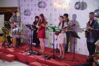 四季‧紅烏克麗麗樂團年度壓軸  以微醺舞動音樂派對為主題  打造沉浸式音樂廳體驗   翻轉嘉市音樂廳印象