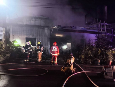 高雄大樹區汽車保養廠凌晨火警負責人母親身亡