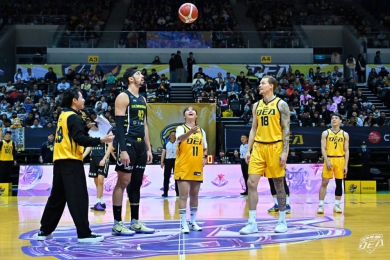 東森氣象主播王淑麗首度開球—期盼中信特攻降下強烈三分雨贏得勝利