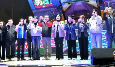 雲林斗六保竹李天宮舉辦平安福宴 縣長張麗善、立委張嘉郡率隊祈福 紅螞蟻阿錡與群星熱力開唱 歡樂共享平安宴！