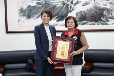 達成慈善基金會捐款280萬元助弱勢 許縣長表感謝達成慈善基金會捐款280萬元助弱勢 許縣長表感謝