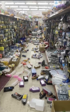 災情乍現|芮氏規模6.1地震,臺東大賣場、超商物品掉滿地!