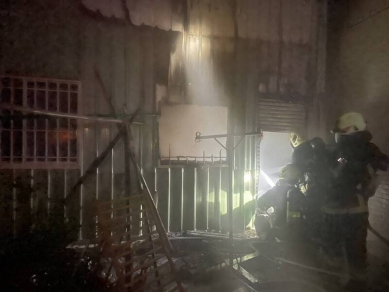 高市大社區鐵皮民宅暗夜惡火夫妻一死一傷