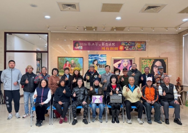 《2026 陳正筆的藝想世界－稀有回顧展》開幕，回顧多年創作軌跡，展現持續耕耘的藝術能量。  鄉長陳振中表示，本次展覽不僅是創作者多年成果的整理與呈現，也讓民眾能在日常生活中親近藝術、感受創作的溫度。期盼透過文化藝廊的展出，持續豐富湖西鄉的藝文能量，讓藝術成為連結地方與生活的重要媒介。