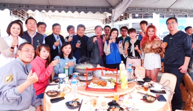 雲林口湖鹽味餐桌閃耀登場 藝人王彩樺、羅時豐等人熱唱 星佐海味共譜雲嘉南熱鬧饗宴〜