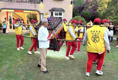 雲林縣前議長歐明憲府第最近好事連連 連上帝爺公出巡也直衝歐府賜福！