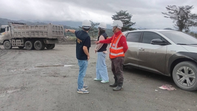 灰濛濛的鄉鎮｜馬太鞍溪疏濬工程所搞得鄉親頻頻吃土，環保局下令5日內改善，否則裁罰100萬元以下罰鍰。