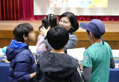 雲林縣長張麗善與監護兒少歲末幸福歡聚 感謝企業愛心響應〜