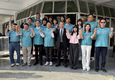 高雄市議員選舉湧言會17人戰隊成軍