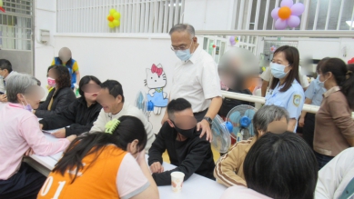 高雄女子監獄面對面懇親活動場面溫馨甜蜜