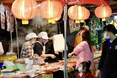 全台海軍眷村最大聚落年貨大街開鑼了