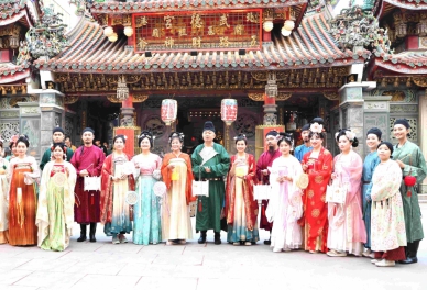 雲林北港「武德新唐社」別出心裁慶週年 唐裝Cosplay提燈踩街 重現盛唐風華〜