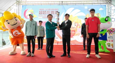 115年全中運聖火傳遞抵達高雄 嘉義縣長翁章梁邀全民來嘉作客！