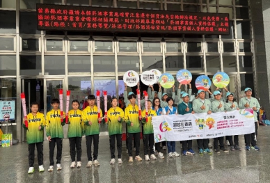 115年全中運聖火過境苗栗 客家鄉親沿途歡迎