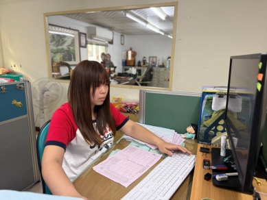 離開職場的二寶媽小臻  勞動部婦女再就業計畫  協助重返職場  職訓津貼、僱用獎助雙管齊下