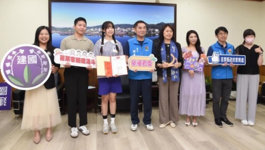 苗栗杏壇雙喜臨門　鍾東錦表揚客語推手與唯一國中諮詢代表