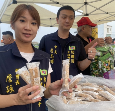 中埔鄉救國團委會「阿里山茶香」暖心隨行 進駐白沙屯媽祖進香現場致敬冷泡茶