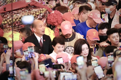 大甲媽今晚起駕 盧秀燕市長赴鎮瀾宮扶轎送駕 祈願台灣平安風調雨順