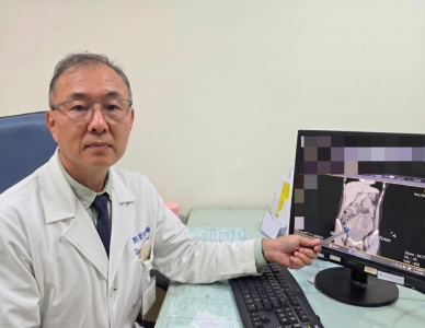 腹脹食慾差竟藏16公分巨瘤！ 44歲女確診「同步雙癌」